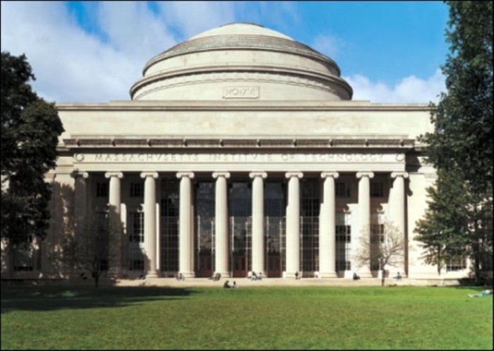 MIT trở thành nổi tiếng trong khoa học công nghệ, cũng như là các lĩnh vực khác, trong đó có quản lý, kinh tế, ngôn ngữ, khoa học chính trị và triết học.
